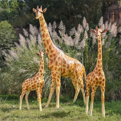 動物園大型仿真動物，園林玻璃鋼彩繪長頸鹿