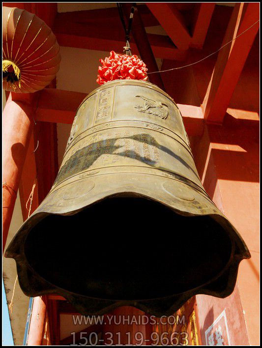 景區(qū)純銅鑄造寺廟掛鐘雕塑