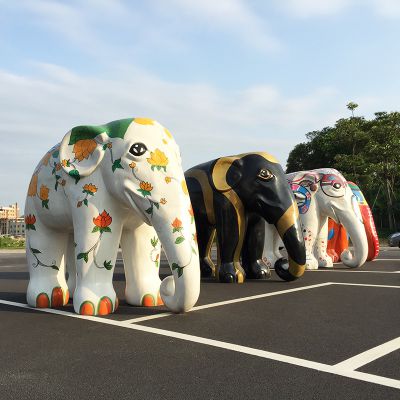 公園大型玻璃鋼彩繪大象雕塑